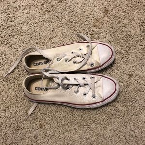 Low top white converse